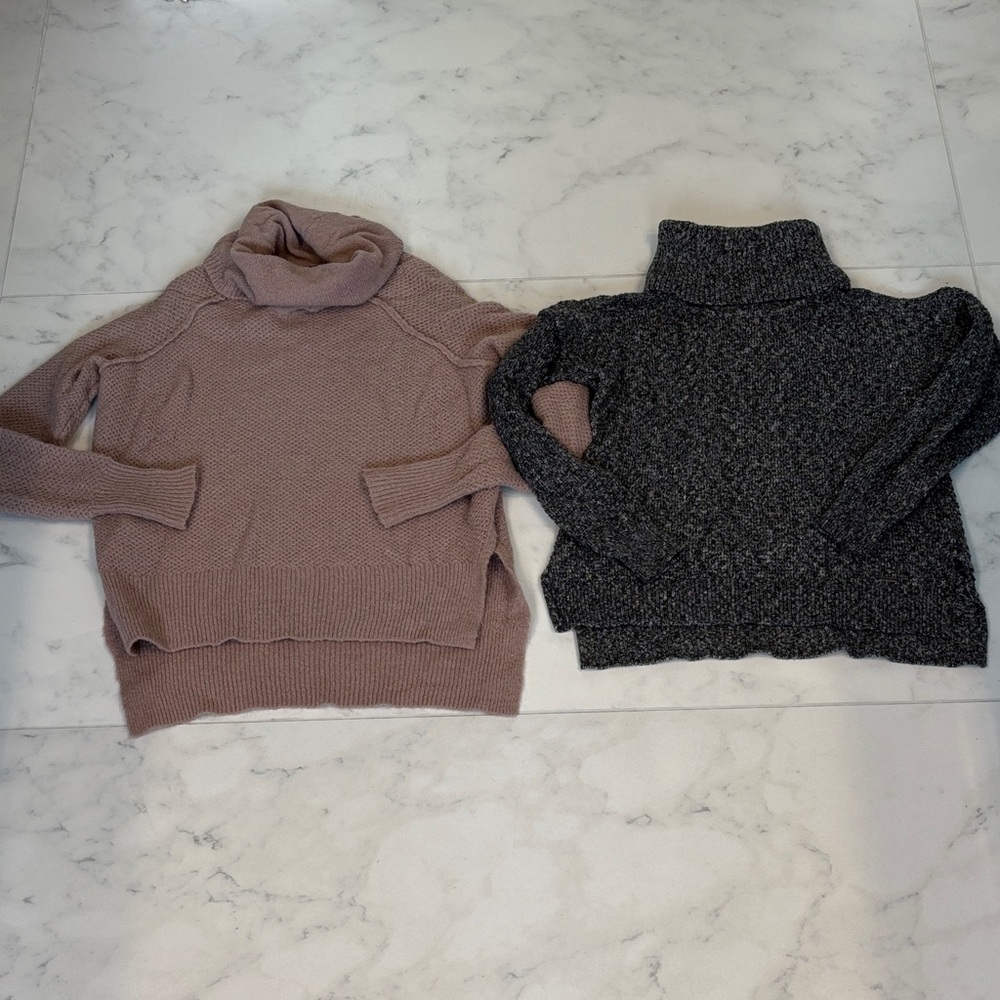 Turtleneck Sweater Set of 2: Mossimo Cozy Pink & Hollister Gray Cold Shoulder XS